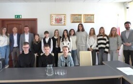 Zdjęcie grupowe uczestnik&oacute;w sesji