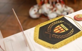 Proporczyk z herbem klubu