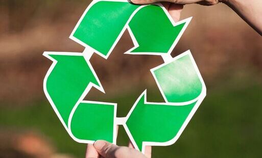 Grafika przedstawiająca logo recyklingu