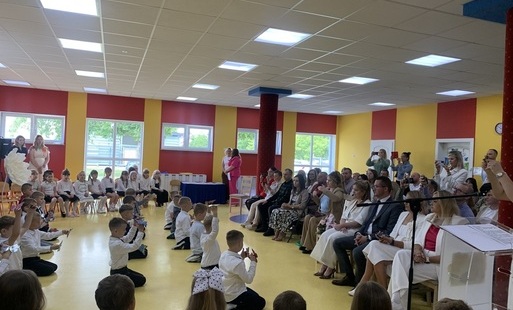 Zdjęcie do Zakończenie edukacji przedszkolnej najstarszych dzieci z Przedszkola Samorządowego w Chorzelach