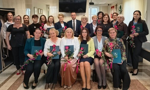Zdjęcie do Nagrody Burmistrza z okazji Dnia Edukacji Narodowej 2026 wręczone!